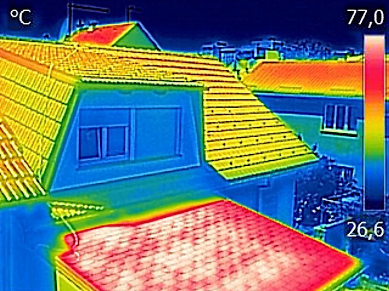 vision thermique montrant déperdition de chaleur par le toit